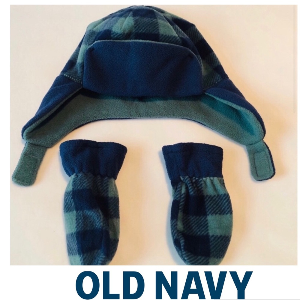 Old Navy Toddler Hat/Mitten Set